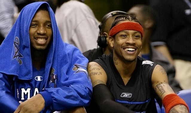 乐鱼体育赛事直播-神奇的日子！三人单场砍下60+，科比独得81分，两大中锋创记录！