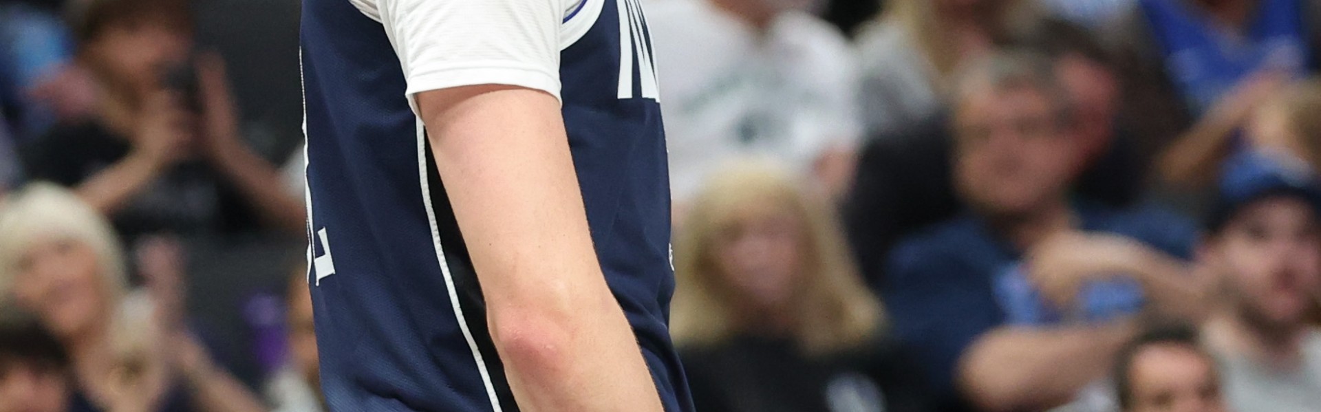 乐鱼体育官网-弗拉格：我在新秀赛季学到了很多 个人也变得更加成熟