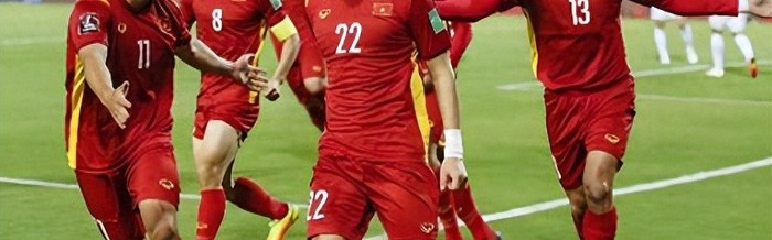 体育平台-成都蓉城首次从海牛队引援，俱乐部就捡到宝，能力获赞比卡隆强|深圳新鹏城|席尔瓦|中超|青岛海牛|周定洋_新浪新闻